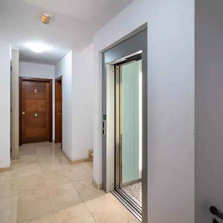 Flatguest Urban Canteras 2 *